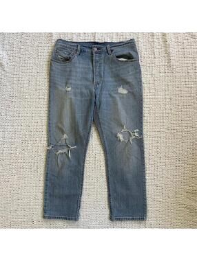 Levi's Women's Light Wash Distressed 501 Jeans - Size 32